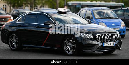 L'illustration montre un taxi français (taxi parisien G7 ou VTC) à Paris, France, sur 25 octobre 2022. Photo de Victor Joly/ABACAPRESS.COM Banque D'Images