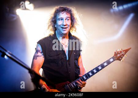 Oslo, Norvège. 24th, octobre 2022. Le groupe canadien de métaux lourds Anvil donne un concert à John Dee à Oslo. Ici, le chanteur et guitariste Steve Kudlow a.k.a. Lips est vu en direct sur scène. (Crédit photo: Gonzales photo - Terje Dokken). Banque D'Images