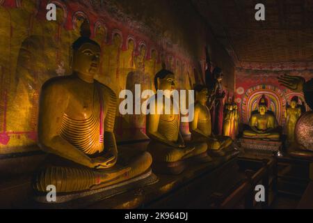 GROTTES de DAMBULA - temple doré de Dambula , Sri lanka Banque D'Images