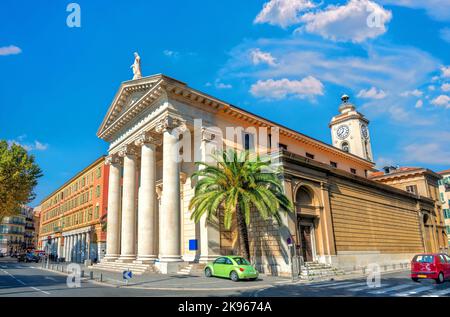 Vue sur l'église notre Dame du Port près du port de Nice. Côte d'Azur, France Banque D'Images