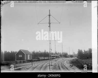 Bangården à la gare de Skoghall. Les postes de la ligne de contact appartenaient au cours de la scierie de Skoghall, qui a été utilisé, entre autres, pour transporter les travailleurs à destination et en provenance du travail. Banque D'Images