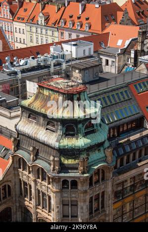 La vieille ville de Wroclaw, les toits de maisons de tentes et la place du marché par une belle journée d'été. Banque D'Images