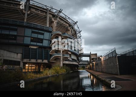 Image de l'extérieur du stade Croke Park près du canal Ryoal. Banque D'Images