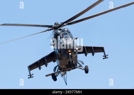 Hungarian Air Force Mil mi-24P Hind hélicoptère au salon RIAT, RAF Fairford, Gloucestershire, Royaume-Uni. Conception d'attaque militaire de l'ère soviétique Banque D'Images