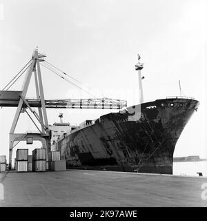 Gothenburg Norra, terminal à conteneurs. M/S Atlantic Star, construit en 1967 par les ateliers et les Chantiers de Dunkerque & Bordeaux, Gironde, France et livré à Holland America Lijn, Rotterdam, pays-Bas. Nous avons voyagé dans l'Atlantique Nord Banque D'Images