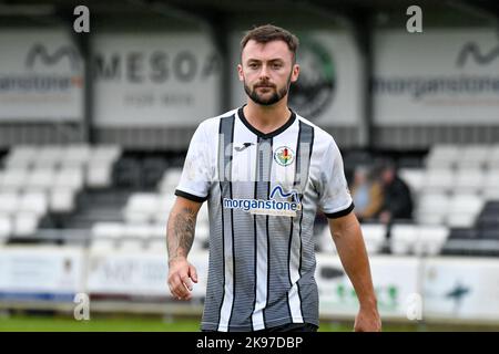 Ammanford, pays de Galles. 22 octobre 2022. Callum Silcox d'Ammanford après le match de la Ligue Sud JD Cymru entre Ammanford et l'Université Swansea au terrain de loisirs d'Ammanford, pays de Galles, Royaume-Uni le 22 octobre 2022. Crédit : Duncan Thomas/Majestic Media. Banque D'Images