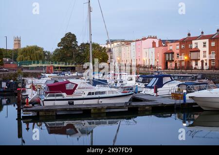 Centre-ville de Bristol, port de plaisance de Bathurst Basin depuis LA RIVIÈRE AVON Banque D'Images