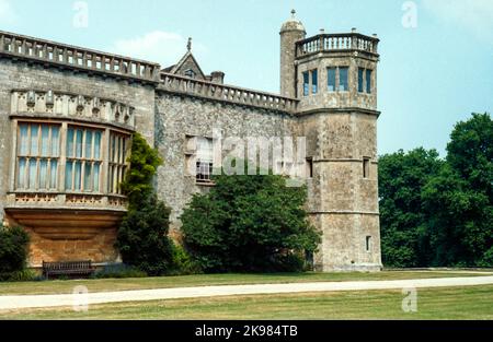 Abbaye de Lacock dans le Wiltshire. Tourné sur film. Banque D'Images