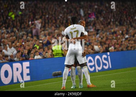 FC BARCELONE vs BAYERN MÜNCHEN 26 octobre,2022 Sadio Mané (17) du FC Bayern München célèbre un but lors du match entre le FC Barcelone et le Bayern Munich correspondant à la phase de groupe de la Ligue des champions de l'UEFA au stade Spotify Camp Nou à Barcelone, en Espagne. 26 octobre 2022. Banque D'Images