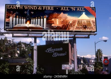 Panneau Earth Wind & Fire pour le record All 'N All sur la Sunset Strip à Los Angeles, CA, USA, 1977 Banque D'Images