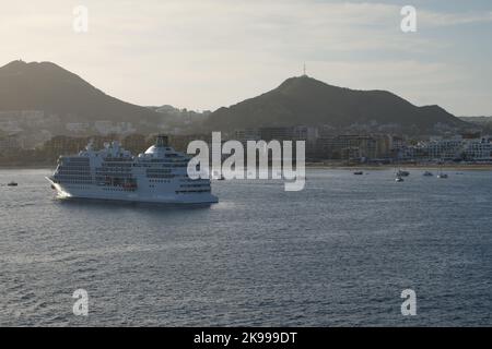 bateau de croisière sur les eaux de cabo san lucas Banque D'Images