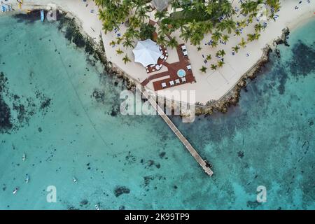 Une vue de dessus de la plage de Dominicus à Bayahibe, République dominicaine Banque D'Images
