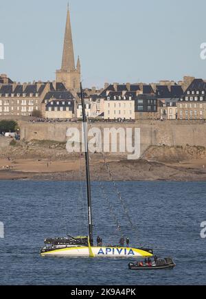 IMOCA APIVIA skipper Charlie Dalin pendant la route du Rhum-destination Guadeloupe 2022, course transatlantique solo, Saint-Malo - Guadeloupe (6 562 kilomètres) sur 26 octobre 2022 à Saint-Malo, France - photo Laurent Lairys / DPPI Banque D'Images