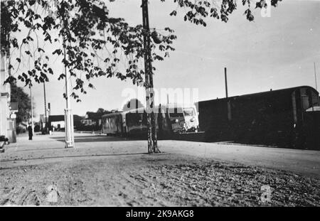 La gare a été construite en 1878. Le nouveau magazine a été construit en 1912. Maison de gare de deux étages en pierre. Rälsbussgarage avec quatre portes a été construit en 1945. Banque D'Images