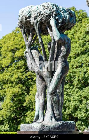 Groupe d'arbres, partie de la fontaine créée par Gustav Vigeland, Vigeland Sculpture Park, installation de Vigeland, Vigelandpark, Frogner Park, Oslo, Norvège Banque D'Images