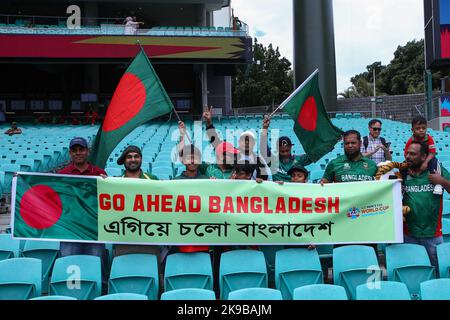 Sydney Cricket Ground, Nouvelle-Galles du Sud, Ausaila. 27th octobre 2022. T20 international cricket Afrique du Sud contre coupe du monde du Bangladesh; Bangladesh fans crédit: Action plus Sports/Alamy Live News Banque D'Images