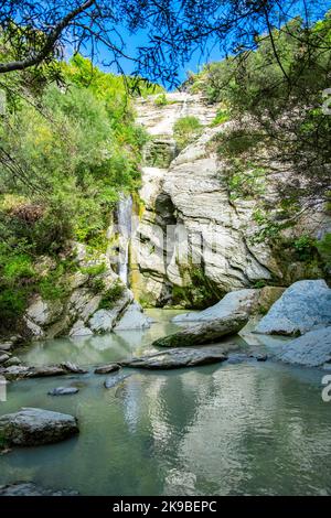 Bogova cascade été en Albanie dans les montagnes Banque D'Images