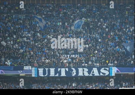 Naples, Italie. 26 octobre 2022. La SSC Napoli soutient les fans lors du match de l'UEFA Champions League entre la SSC Napoli et le Rangers FC au Stadio Diego Armando Maradona Naples Italie le 26 octobre 2022. Credit:Franco Romano/Alamy Live News Banque D'Images