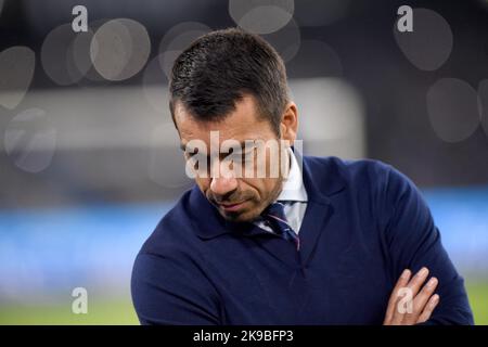 Naples, Italie. 26 octobre 2022. Entraîneur en chef des Rangers FC Giovanni Van Bronckhorst lors du match de l'UEFA Champions League entre la SSC Napoli et le Rangers FC au Stadio Diego Armando Maradona Naples Italie le 26 octobre 2022. Credit:Franco Romano/Alamy Live News Banque D'Images