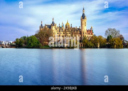 Château de Schwerin, siège du Parlement d'État de Mecklembourg-Poméranie occidentale sur les rives du lac Schwerin Banque D'Images