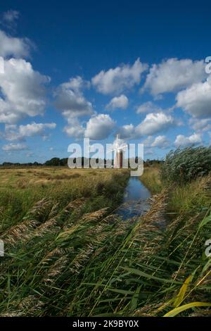 Horsey vent pompe construit 1912 qui est un moulin à vent d'apparence traditionnelle situé dans Norfolk Angleterre Banque D'Images