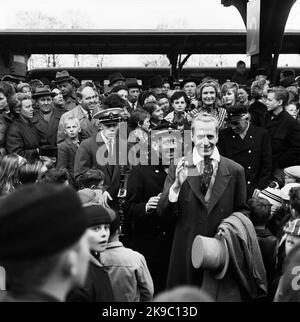 Voyage en train historique de Stockholm à Göteborg pour l'inauguration du train 62. Homme avec clarinette Banque D'Images