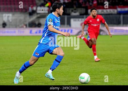 Eindhoven, pays-Bas. 27th octobre 2022. VADUZ - Yukinari Sugawara d'AZ Alkmaar lors du match du groupe E de la Ligue des conférences de l'UEFA entre le FC Vaduz et AZ au Rheinparkstadion sur 27 octobre 2022 à Vaduz, au Liechtenstein. ANP ED DU POL Credit: ANP/Alay Live News Banque D'Images