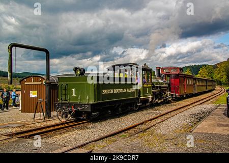 Le chemin de fer de montagne Brecon. Locomotive à vapeur. {Santa Teresa} Banque D'Images