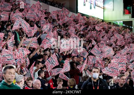 Eindhoven, pays-Bas. 27th octobre 2022. Fans de PSV Eindhoven pendant le match du groupe A - UEFA Europa League entre PSV Eindhoven et Arsenal FC à Philips Stadion on 27 octobre 2022 à Eindhoven, pays-Bas (photo de Broer van den Boom/Orange Pictures) Credit: Orange pics BV/Alay Live News Banque D'Images