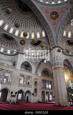 La mosquée Kocatepe d'Ankara, en Turquie, a été construite au 20th siècle. C'est l'une des mosquées les plus importantes de la période récente. Banque D'Images