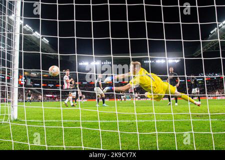 Eindhoven, pays-Bas. 27th octobre 2022. Arsenal FC concédé un but lors du match du groupe A - UEFA Europa League entre le PSV Eindhoven et l'Arsenal FC à Philips Stadion on sur 27 octobre 2022 à Eindhoven, pays-Bas (photo de Broer van den Boom/Orange Pictures) Credit: Orange pics BV/Alay Live News Banque D'Images