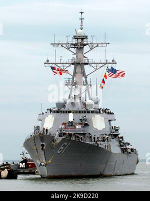 Destroyer à missile guidé USS Ramage (DDG 61) U.S. Navy Banque D'Images