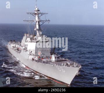 Arleigh Burke (vol III) classe missile guidé Destroyer USS Shoup (DDG 86) U.S. Navy Banque D'Images