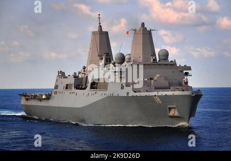 Navire de transport amphibie USS New Orleans (LPD 18) U.S. Navy Banque D'Images