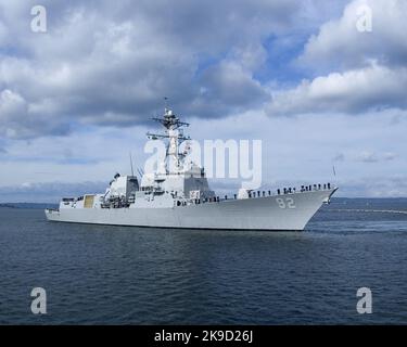 Destroyer de missile guidé USS Momsen (DDG 92) U.S. Navy Banque D'Images