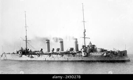 Le croiseur protégé russe Oleg était un croiseur protégé de classe Bogatyr Oleg était le croiseur protégé de classe Bogatyr 4th et le dernier construit pour la Marine russe impériale. 1918 Banque D'Images