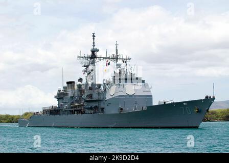 Le USS Lake Erie (CG-70) est un croiseur de missile guidé de classe Ticonderoga de la Marine des États-Unis, commandé en 1993. Le croiseur à missiles guidés USS Lake Erie (CG 70) U.S. Navy Banque D'Images