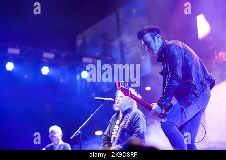 Simon Gallup, du groupe de rock anglais The Cure, se produit lors d'un concert à l'Arena Zagreb on 27 octobre 2022, à Zagreb, en Croatie. Photo: Luka Stanzl/PIXSELL Credit: Pixsell photo & video Agency/Alay Live News Banque D'Images