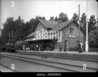 Les chemins de fer de l'État, les locomotives SJ CC de l'Ingåendstation ont ouvert la circulation sur 1 octobre 1869. Le bâtiment (un étage et un demi-étage en brique) a été modernisé en 1946 lorsque l'eau et les eaux usées ont été installées. La station a ouvert 1/10 1869, arrêt 18/6 1973, mais reste une station de technologie de la circulation. La maison de la gare a vendu Banque D'Images