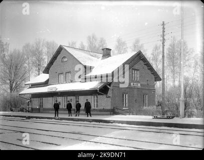 La gare a ouvert pour la circulation sur 1 octobre 1869. Le bâtiment (un étage et un demi-étage en brique) a été modernisé en 1946 lorsque l'eau et les eaux usées ont été installées. La station a ouvert 1/10 1869, arrêt 18/6 1973, mais reste une station de technologie de la circulation. La maison de la gare a vendu Banque D'Images