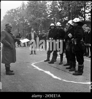 Exercice de défense civile. Concours de comté pour les pompiers industriels et les bourgeois Banque D'Images