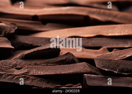 barre de chocolat brisée, en-cas doux pour le dessert Banque D'Images