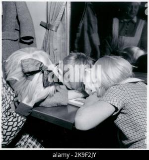 Transport d'enfants de Finlande dans le cadre de l'évacuation des enfants pendant la guerre. Banque D'Images
