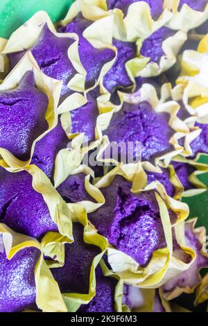 Gâteau de riz natif cuit à la vapeur à Cebu, Philippines Banque D'Images