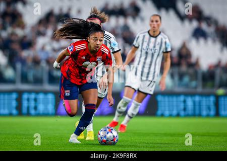 Turin, Italie. 27th octobre 2022. Selma Bacha de l'Olympique Lyonnais en action lors du match de football du groupe C de l'UEFA Women's Champions League 2022/23 entre le Juventus FC et l'Olympique Lyonnais au stade Allianz. Score final; Juventus 1:1 Lyon. Crédit : SOPA Images Limited/Alamy Live News Banque D'Images