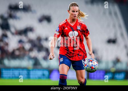 Turin, Italie. 27th octobre 2022. Amandine Henry de l'Olympique Lyonnais en action lors du match de football du groupe C de l'UEFA Women's Champions League 2022/23 entre le Juventus FC et l'Olympique Lyonnais au stade Allianz. Score final; Juventus 1:1 Lyon. (Photo de Fabrizio Carabelli/SOPA Images/Sipa USA) crédit: SIPA USA/Alay Live News Banque D'Images