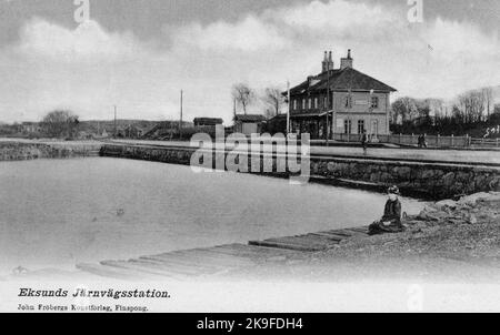 Gare d'Eksund. Ouvert pour la circulation 1872. Stationshuset construit en 1906. Sur la voie ferrée entre Norrköping et Linköping.Eldråd est venu sur ce groupe en 1932 Banque D'Images