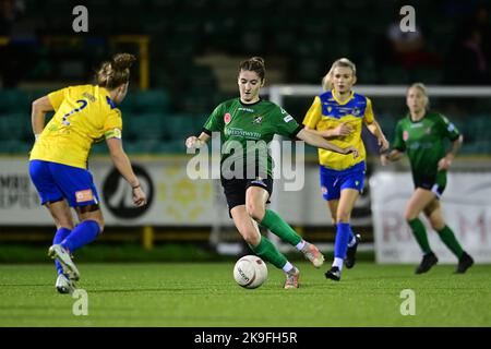 Barry, pays de Galles. 27th octobre 2022. Emily Thomas d'Aberystwyth Town FC - ligne de commande obligatoire : Ashley Crowden - 27/10/2022 - FOOTBALL - Jenner Park Stadium - Barry, pays de Galles - Barry Town United Women vs Aberystwyth Town Women’s FC - Genero Adran Premier phase 1 22/23 crédit : Ashley Crowden/Alay Live News Banque D'Images