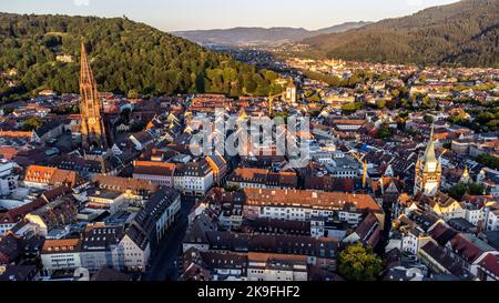 Vue aérienne du quartier historique, Fribourg im Breisgau, Allemagne Banque D'Images