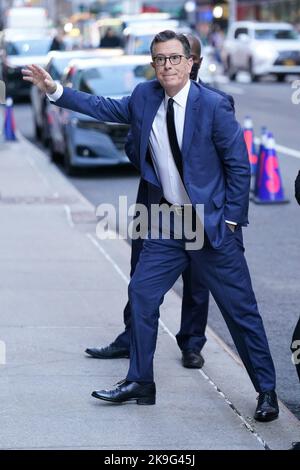 New York, NY, États-Unis. 27th octobre 2022. Stephen Colbert sort and about for Celebrity candids - THU, New York, NY 27 octobre 2022. Crédit : Kristin Callahan/Everett Collection/Alay Live News Banque D'Images